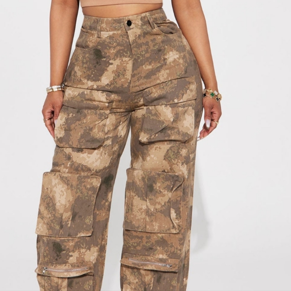 Fashion Nova Brown Camo Wide-Leg Cargo Pants